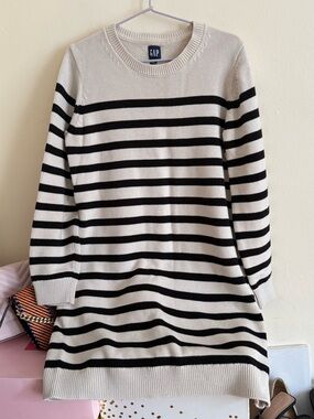 GAP Cream Sweater with Black Stripes